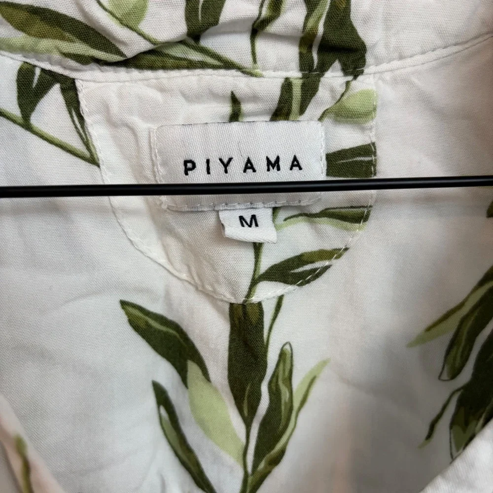 Piyama Pajama Set Size M Green Olive Leaf Print Button Down Shirt Shorts Lounge